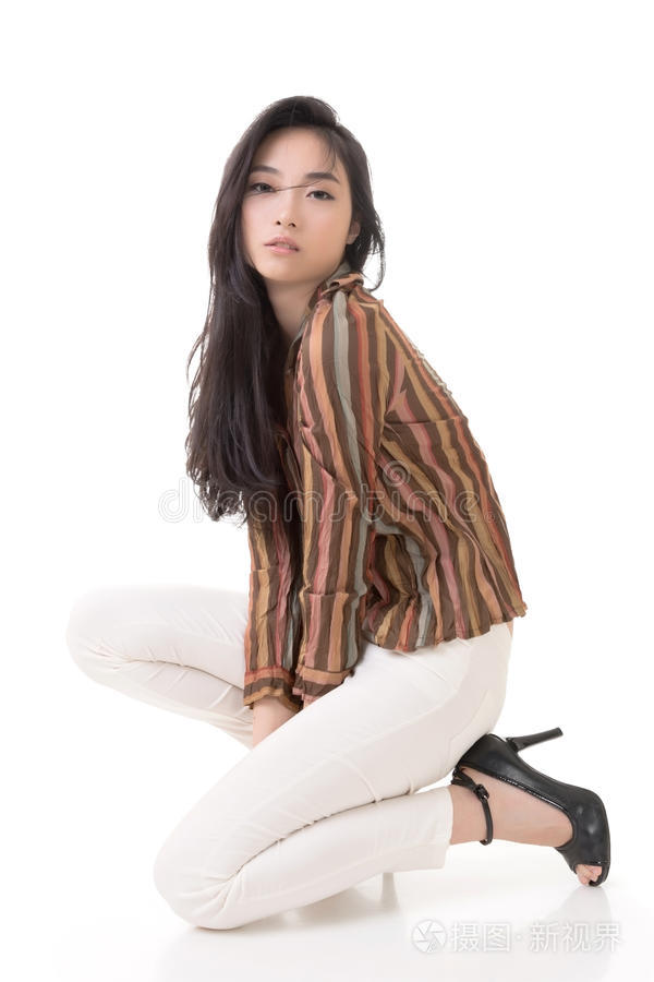 弹壳与玫瑰